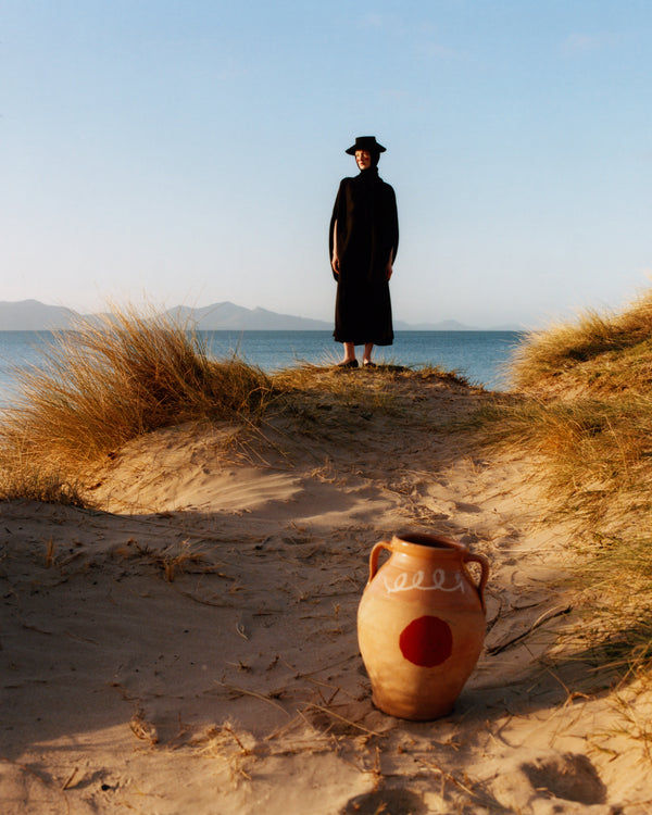 Wondering People_Girl with Pot_46