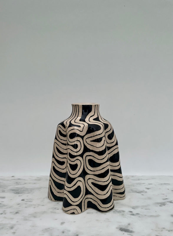 Wondering People_Rippled Edge Vase_10