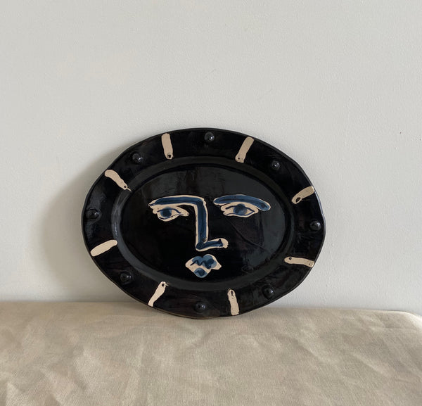 Wondering People_Black Bobble Plate_36