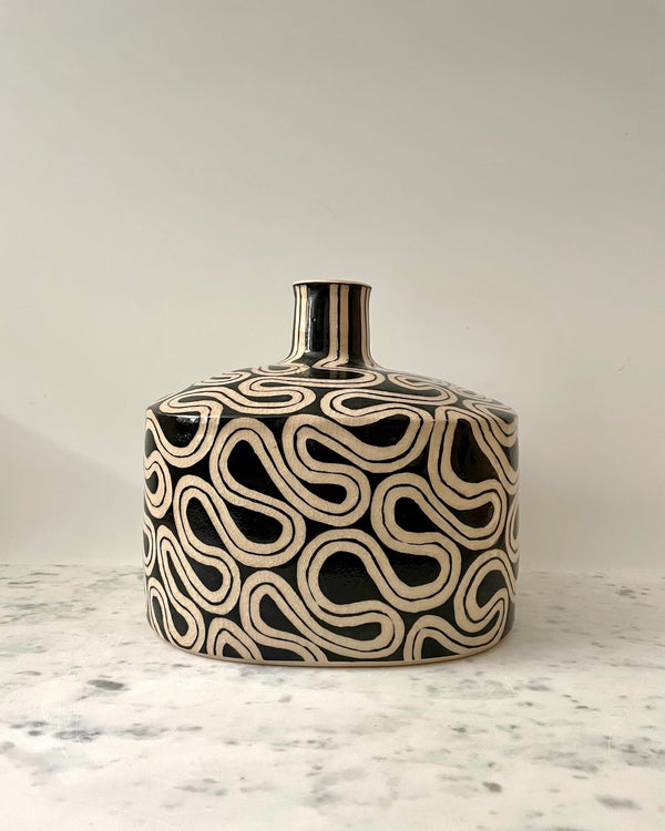 Wondering People_Hollow Way Vase I_16