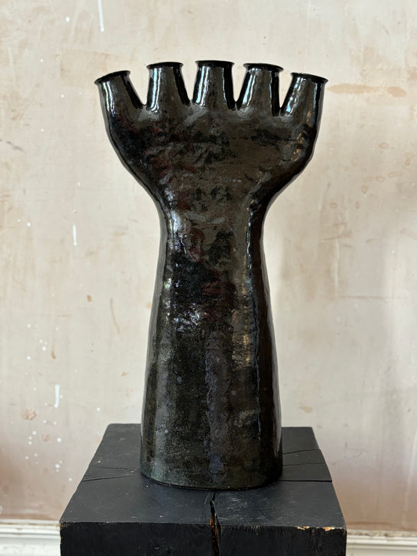 Wondering People_Black Hands_27