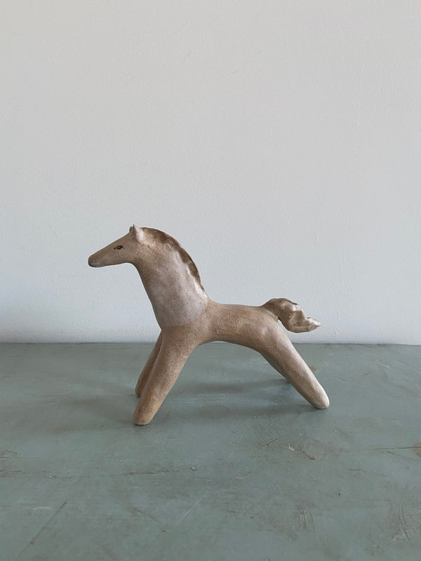 Wondering People_Tan Horse_15