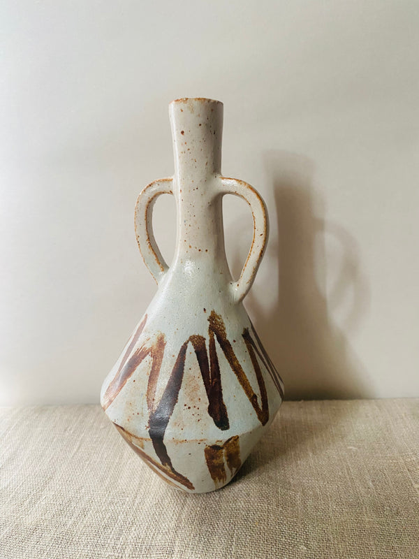 Wondering People_Yield Vase_40