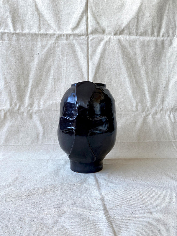 Wondering People_Shire Grip Vase_14