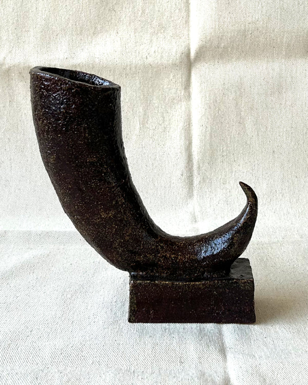 Wondering People_Horn Vase_4