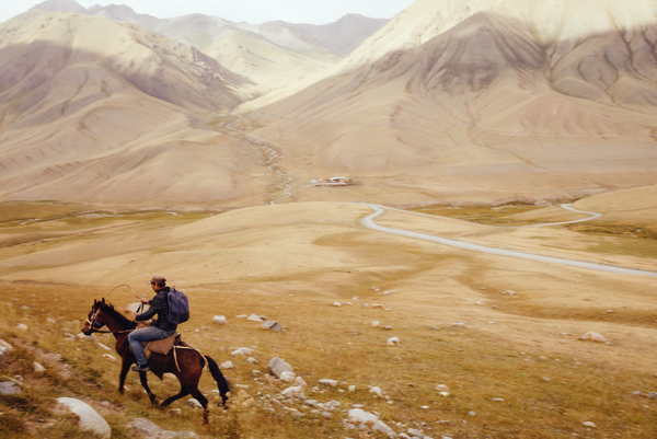 Wondering People_Commuting_18