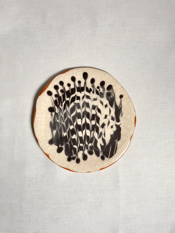 Wondering People_Slipware Feather Comb Dish White And Black_31