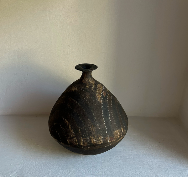 Wondering People_Dotted Black Bottle_37