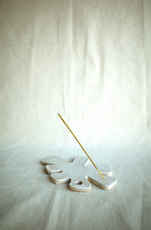 Wondering People_Lamb Power Incense Holder_1