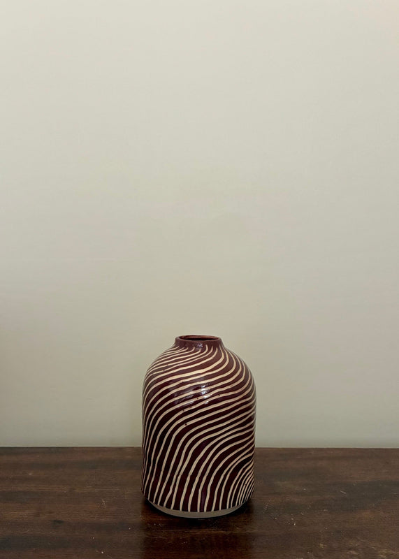 Wondering People_Small Curved Lines Vase in Light Brown_12