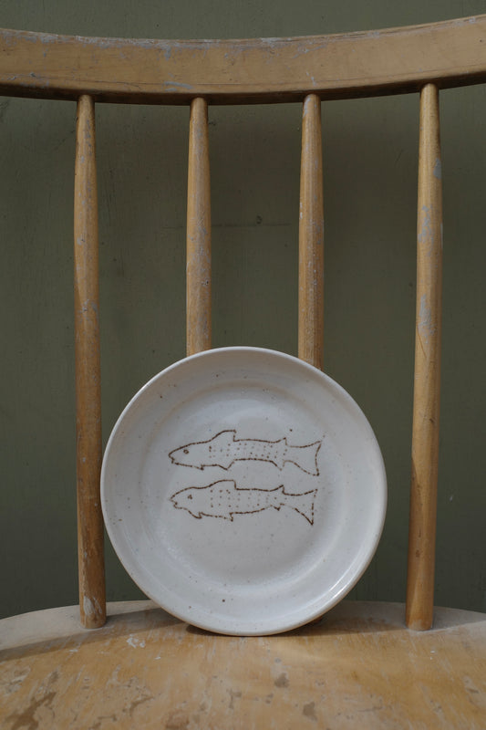 Wondering People_Small Fish Plate_31