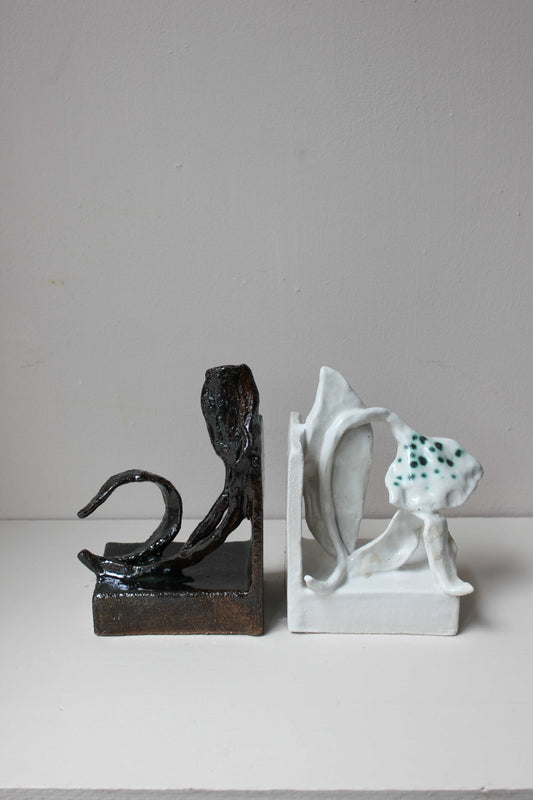 Wondering People_Spotty Tulip Bookend_48