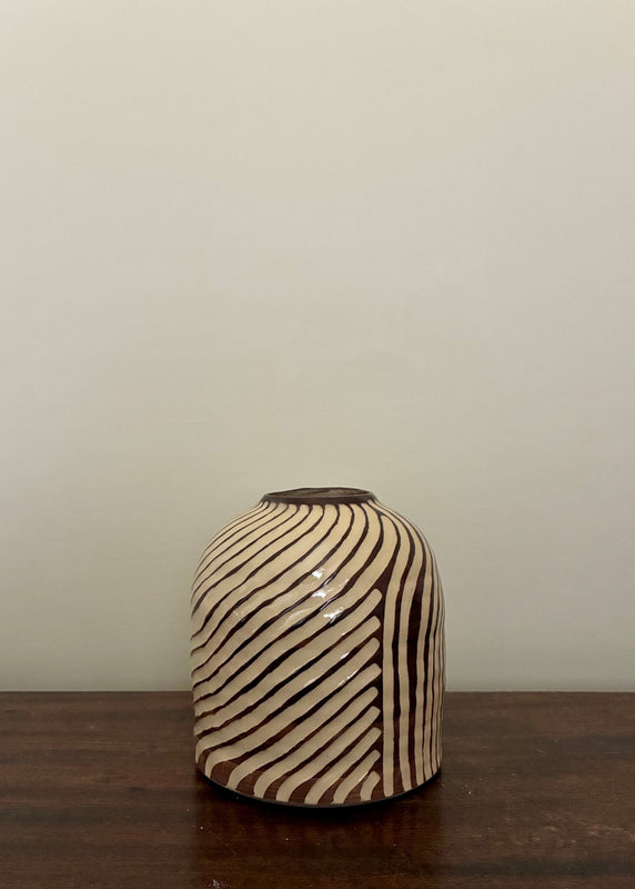 Wondering People_Wide Lined Vase in Brown_11
