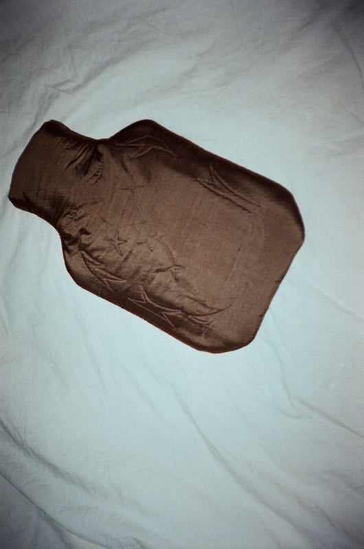 Wondering People_Brown Quilted Silk Hot Water Bottle_4