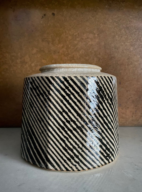 Wondering People_Wide Neck Vase_21